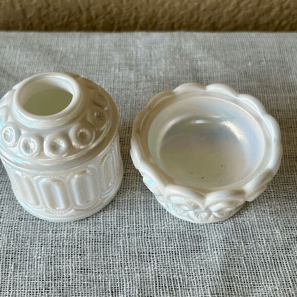 Mini L.E. Smith Mould Moon & Star Courting Fairy Lamp- Milk Glass Carnival - Wei - Picture 5 of 5